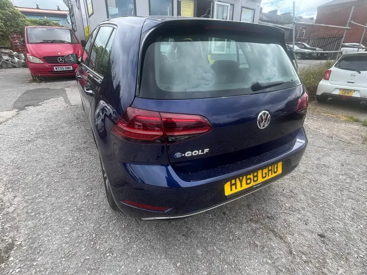 Used VW e-Golf 99 kW (135 HP) 2018 Blue Hatchback