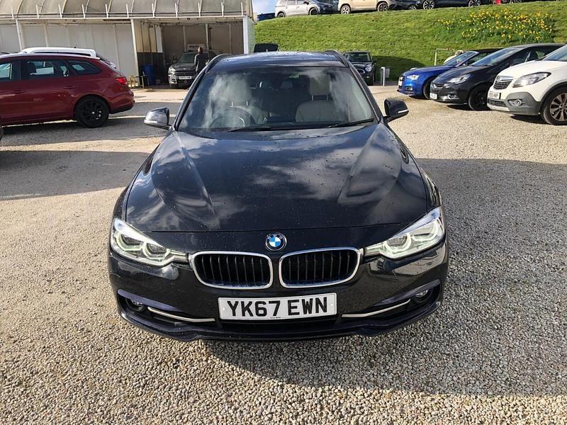 Used BMW 318 Sport Line 2017 Black Estate