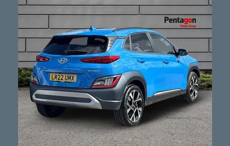 Second-hand Hyundai Kona Premium 120 CP (88 kW) 2022 Albastru SUV