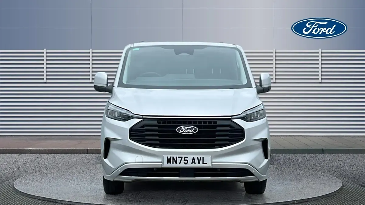 Usado Ford Transit Custom Limited 136 HP (100 kW) 2025 Van