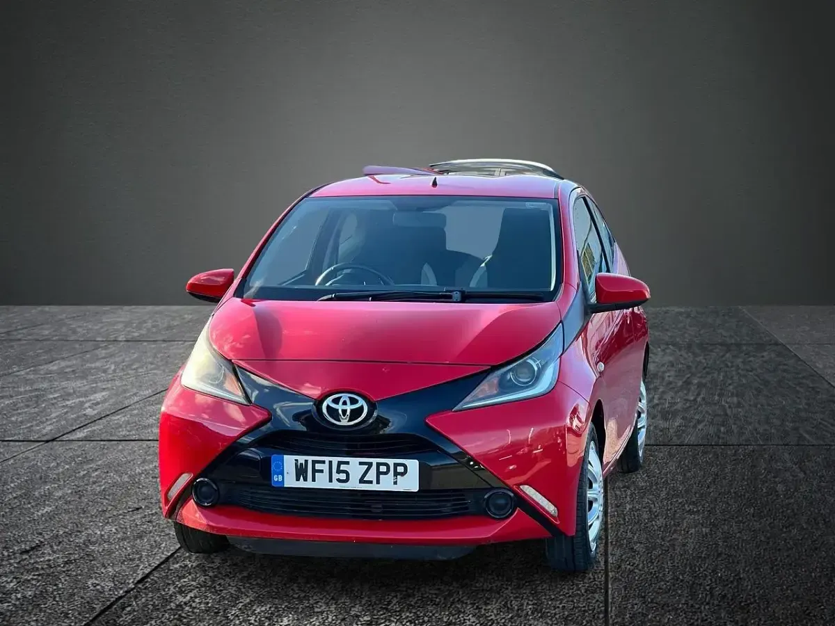 Used Toyota Aygo X-play 69 HP (50 kW) 2015 Red Hatchback