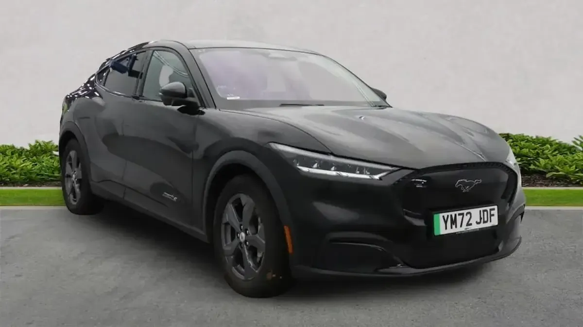 Usado Ford Mustang Mach-E Extended Range 216 kW (294 HP) 2023 Preto SUV