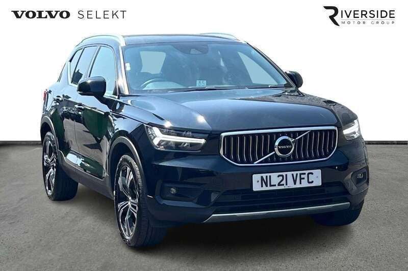 Onyx black Used 2021 Volvo XC40 Inscription SUV | £26,790 (Fair price) - Image 1/4