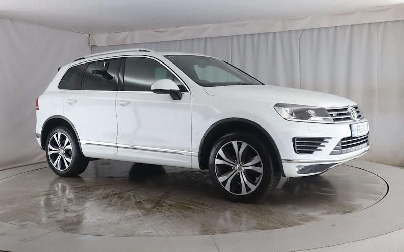 Used 2017 VW Touareg R-line SUV | £12,699 (Good price) - Image 1/4