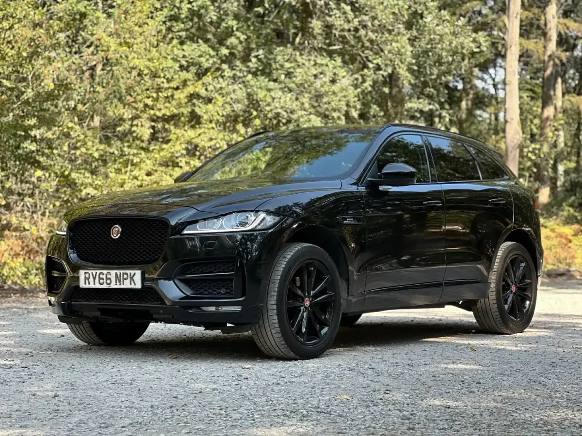 Used Jaguar F-Pace R-Sport 180 HP (132 kW) 2016 Black SUV