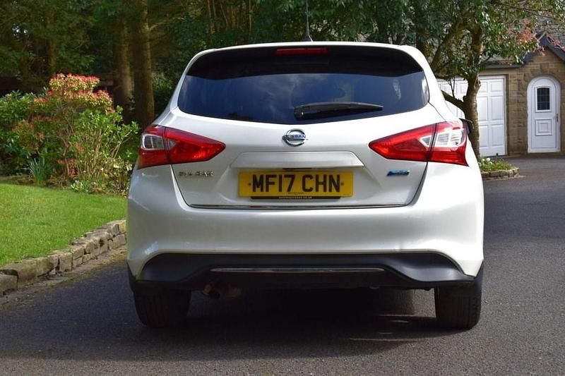 Used Nissan Pulsar N-TEC 110 HP (80 kW) 2017 White Hatchback