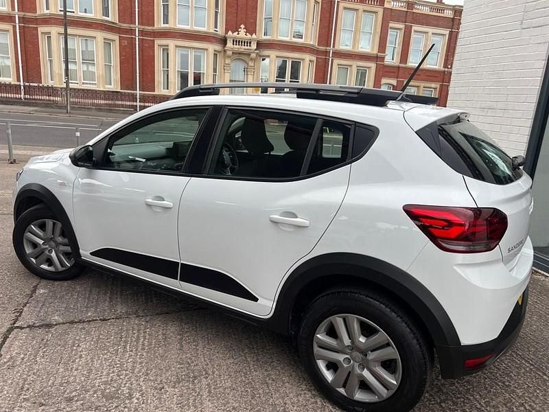 Used Dacia Sandero Expression 2023 White Hatchback