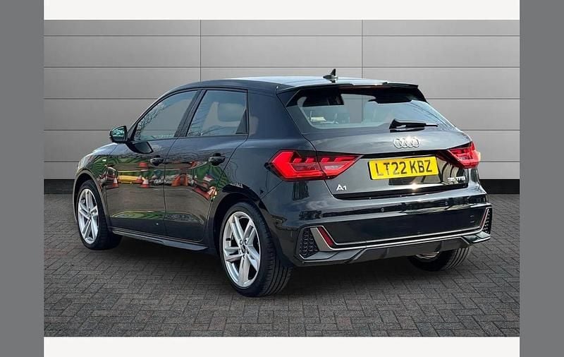 Begagnad Audi A1 S-Line 150 HK (110 kW) 2022 Svart SUV