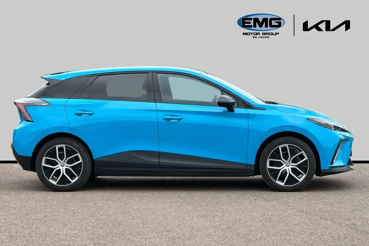 Usado MG MG4 EV Trophy 150 kW (204 HP) 2024 Azul Citadino