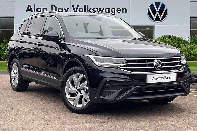 Black Used 2025 VW Tiguan Allspace Life SUV | £35,444 (Expensive) - Image 1/4