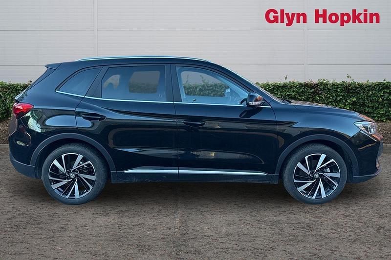 Used MG ZS Trophy 2025 Black Hatchback