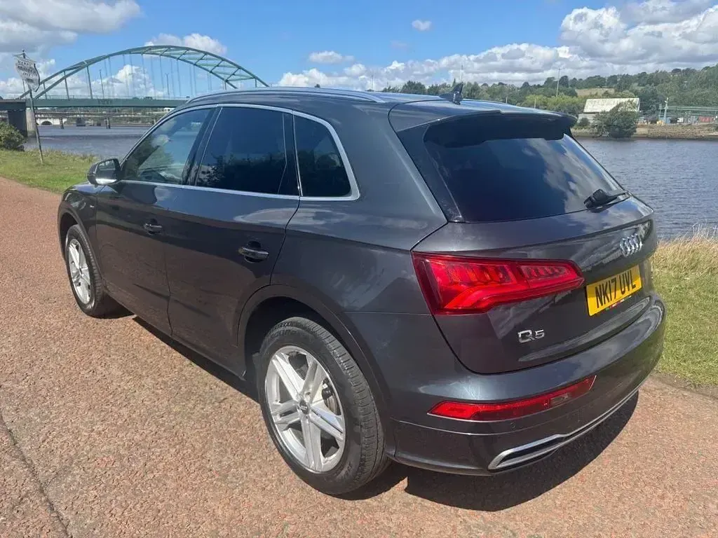 Used Audi Q5 S-Line 190 HP (139 kW) 2017 Grey SUV