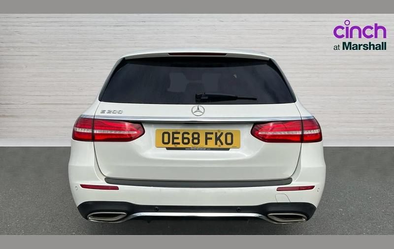Used Mercedes E200 AMG Line Premium Plus 184 HP (135 kW) 2018 White Estate