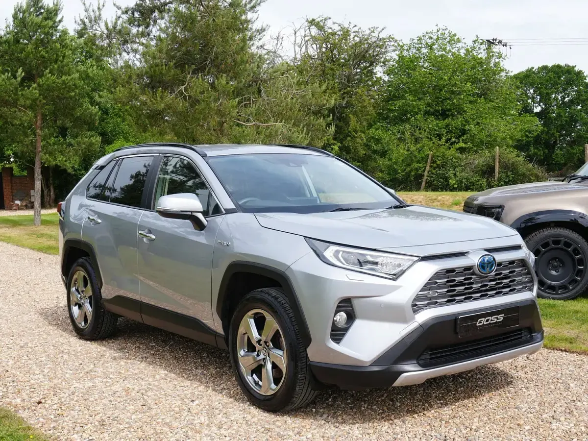 Used Toyota RAV4 Hybrid 222 HP (163 kW) 2020 Silver SUV