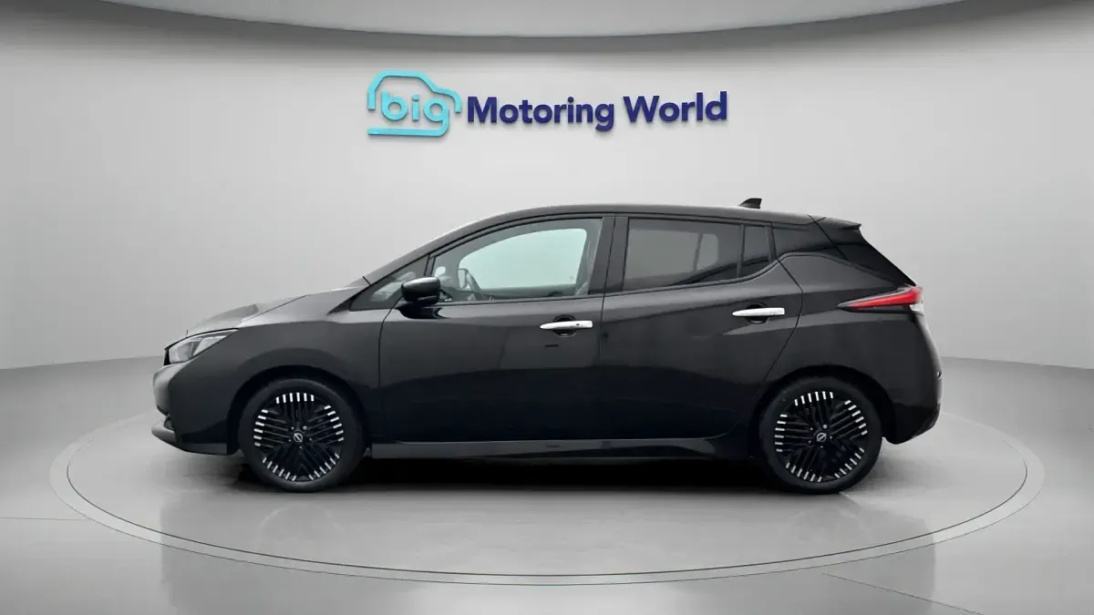 Used Nissan Leaf N-Connecta 110 kW (150 HP) 2022 Black Hatchback