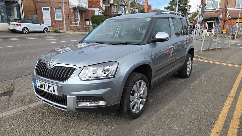 Used Skoda Yeti Drive 110 HP (80 kW) 2017 Grey SUV