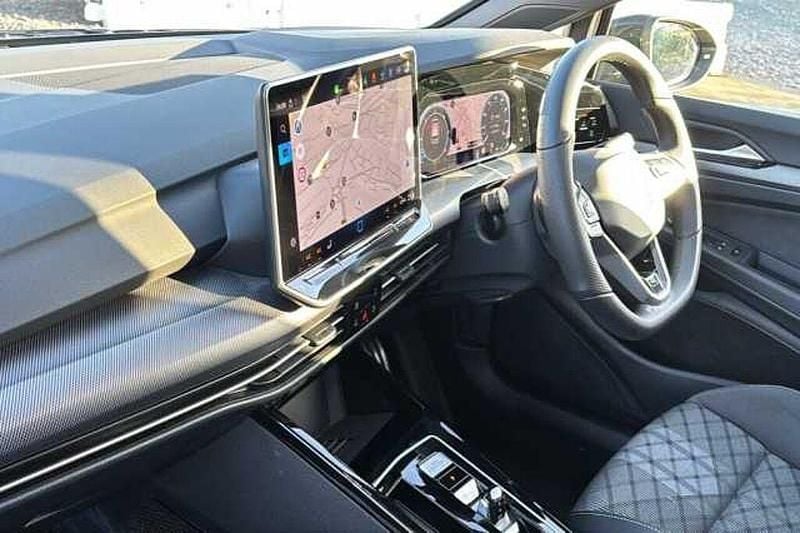 Used VW Golf VIII R-line 150 HP (110 kW) 2025 Black Hatchback