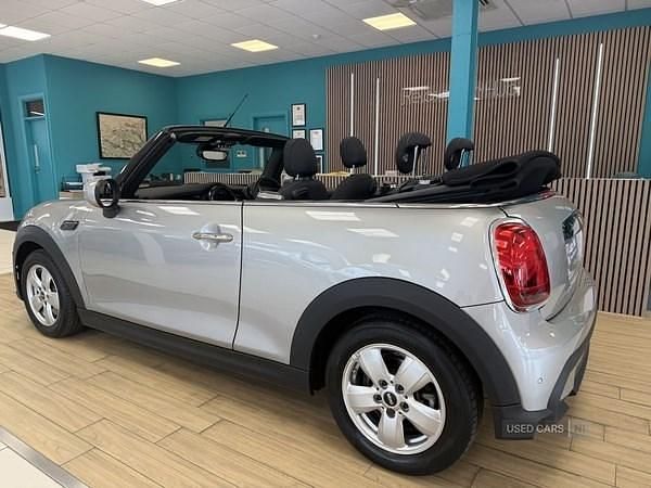 Używany Mini Cooper Cabriolet Classic 134 KM (98 kW) 2023 Srebrny Kabriolet