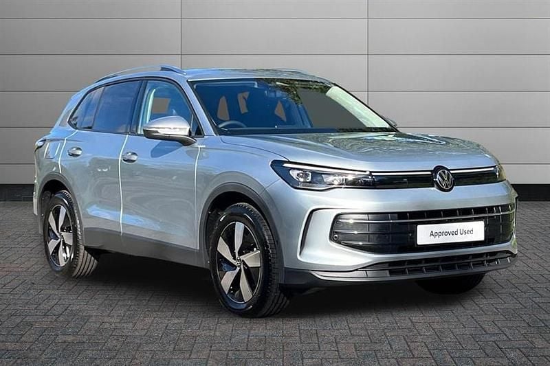 Oyster silver Used 2025 VW Tiguan Match SUV | £34,695 - Image 1/3