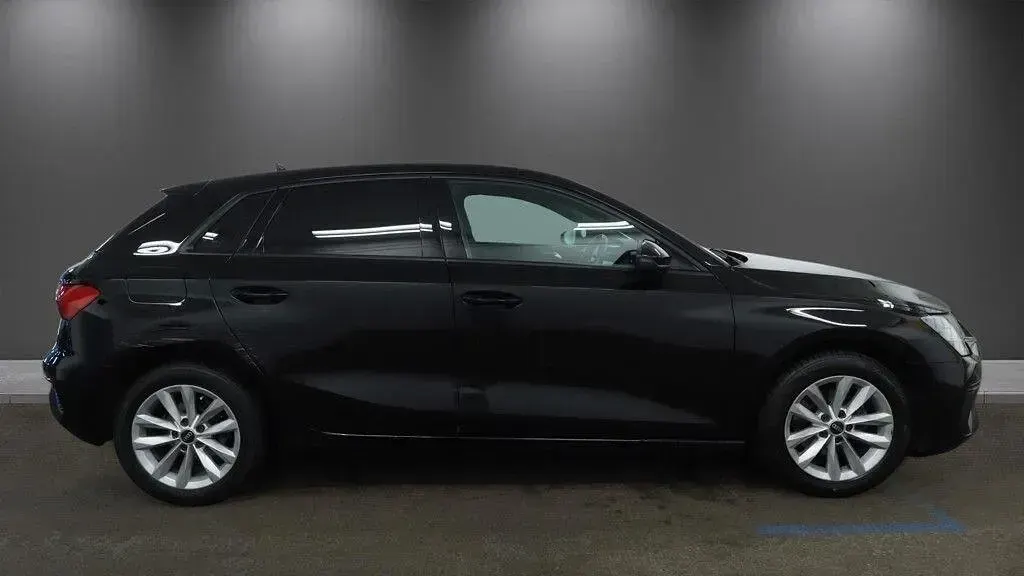 Used Audi A3 Sportback Advanced 110 HP (80 kW) 2022 Black Hatchback