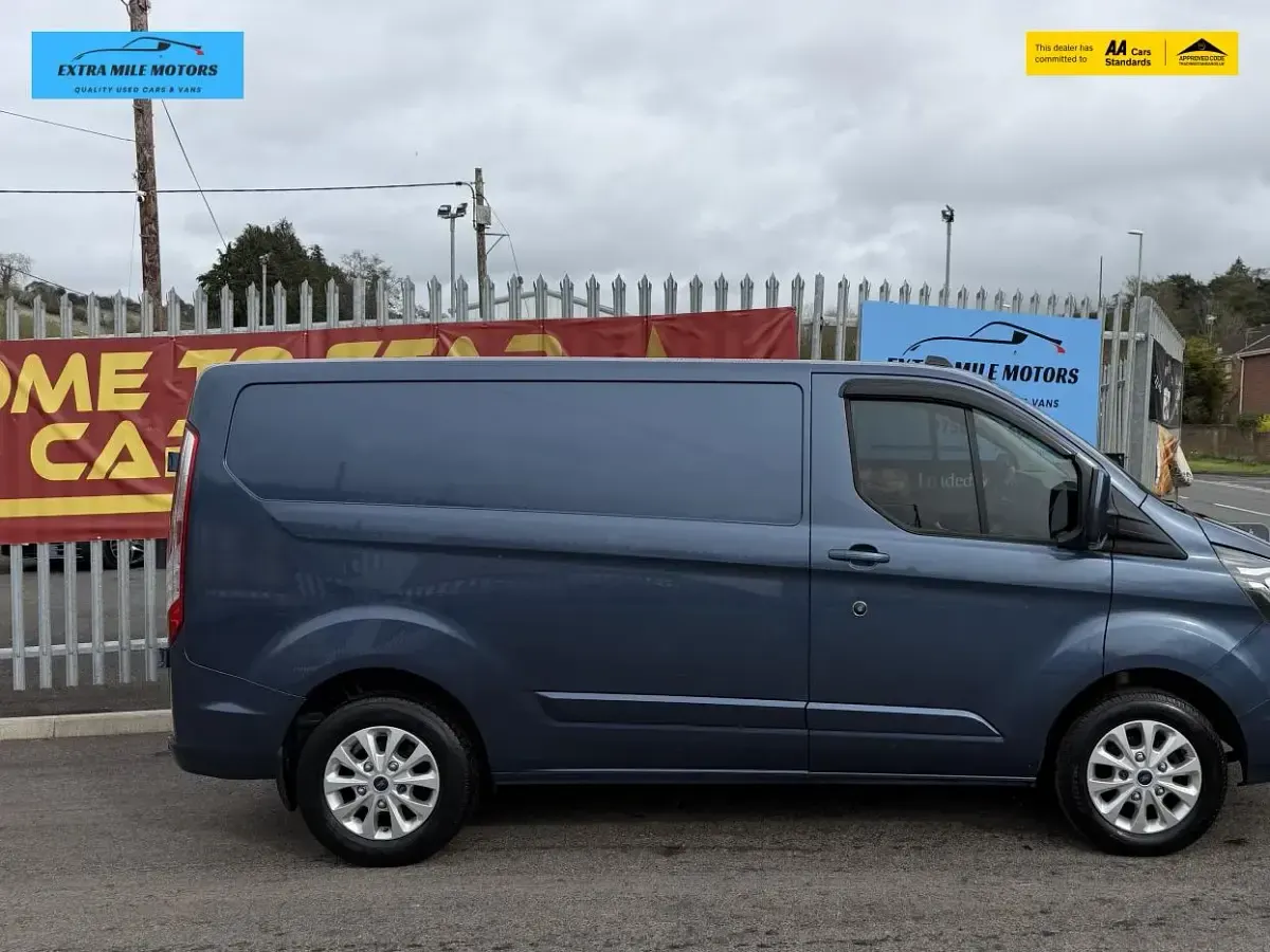 Used Ford Transit Custom Limited 130 HP (95 kW) 2020 Blue Van