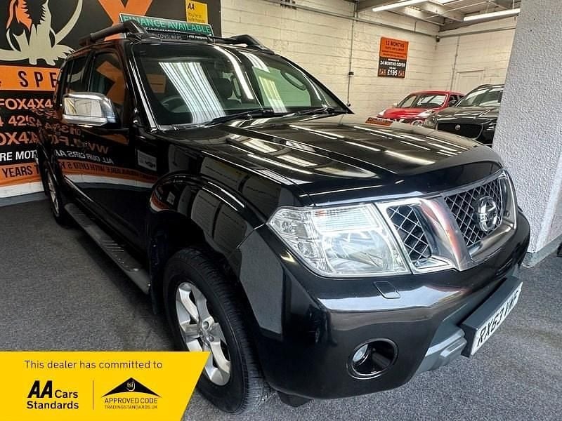 Used Nissan Navara Tekna 190 HP (139 kW) 2013 Black Pickup