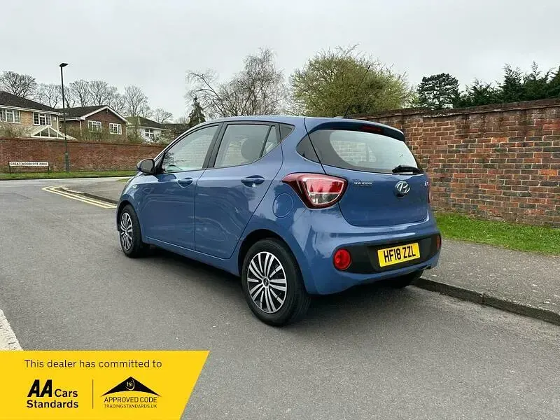 Used Hyundai i10 SE 67 HP (49 kW) 2018 Blue Hatchback