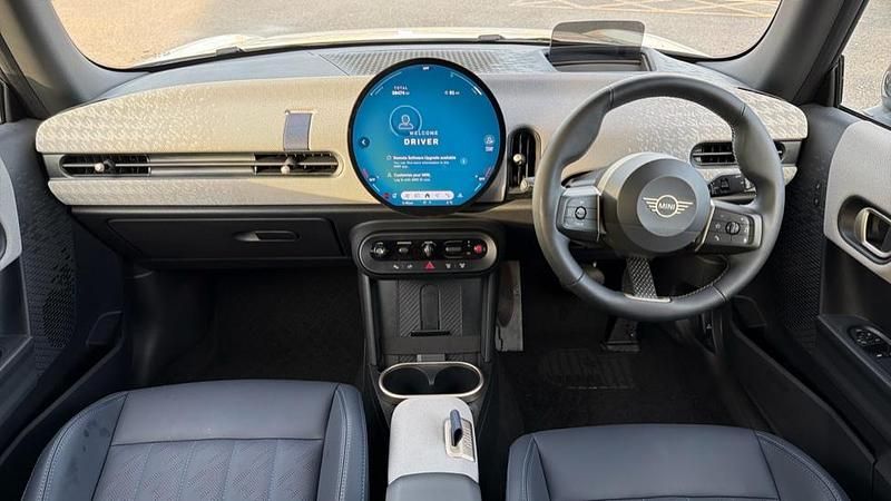 Used Mini Cooper S Hatch 201 HP (147 kW) 2025 White Hatchback