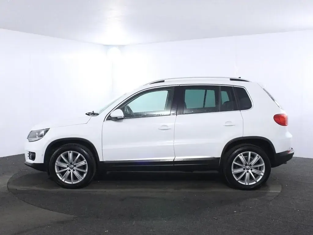 Usado VW Tiguan Edition 150 HP (110 kW) 2016 Branco SUV