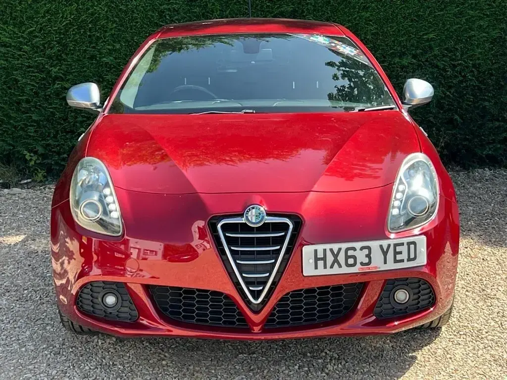 Used Alfa Romeo Giulietta 170 HP (125 kW) 2013 Red Hatchback