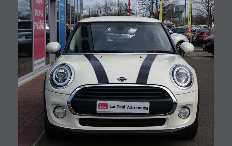 Used Mini ONE Hatch 101 HP (74 kW) 2018 White Hatchback