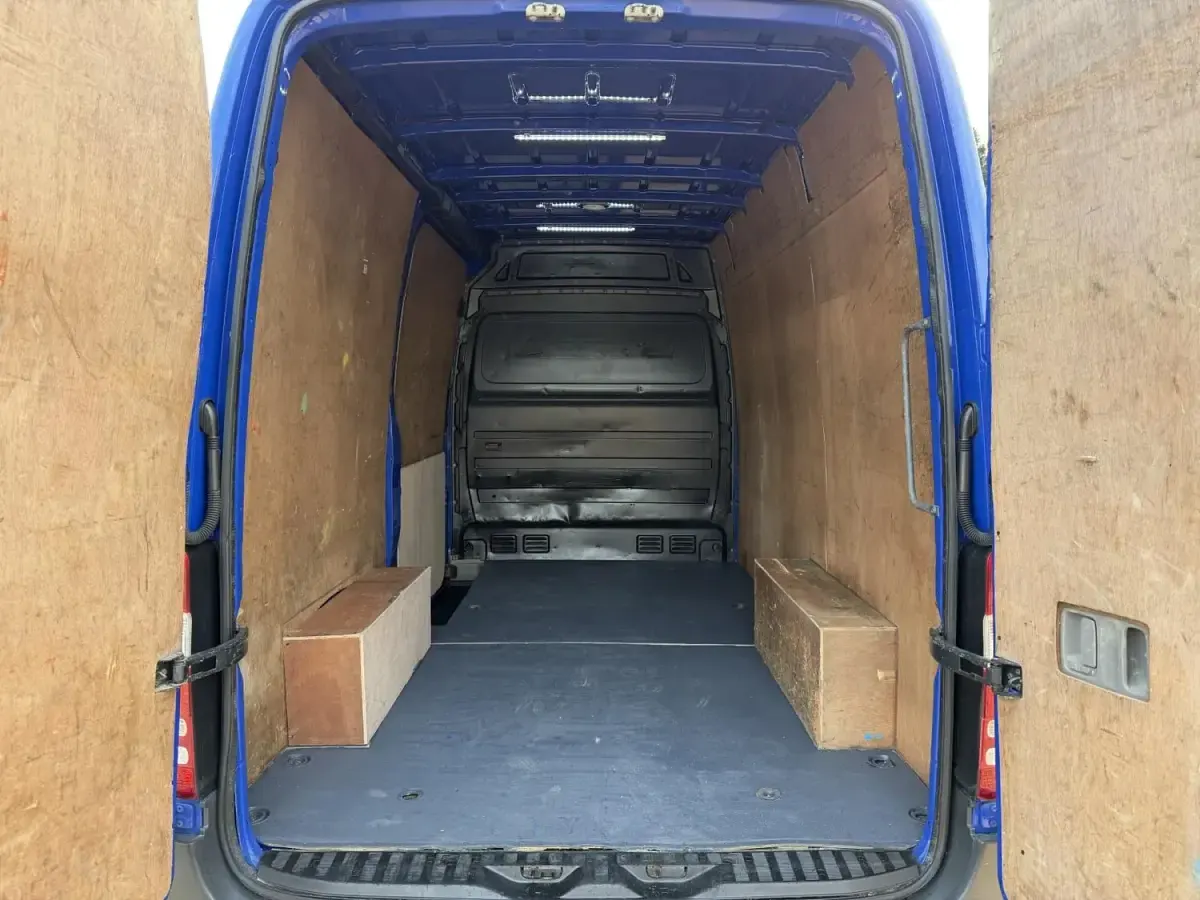 Gebraucht Mercedes Sprinter 140 PS (102 kW) 2017 Blau Van