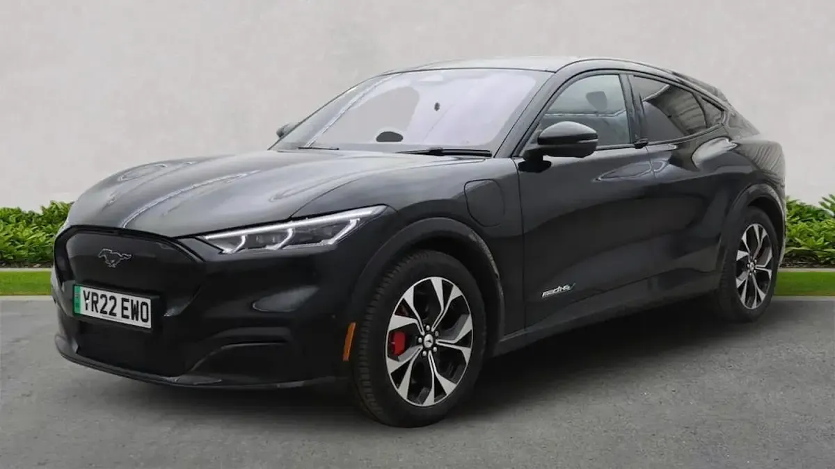 Used Ford Mustang Extended Range 351 HP (258 kW) 2022 Black Hatchback