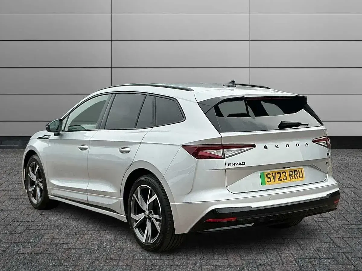Used Skoda Enyaq iV SportLine 110 kW (150 HP) 2023 Brilliant silver metallic SUV