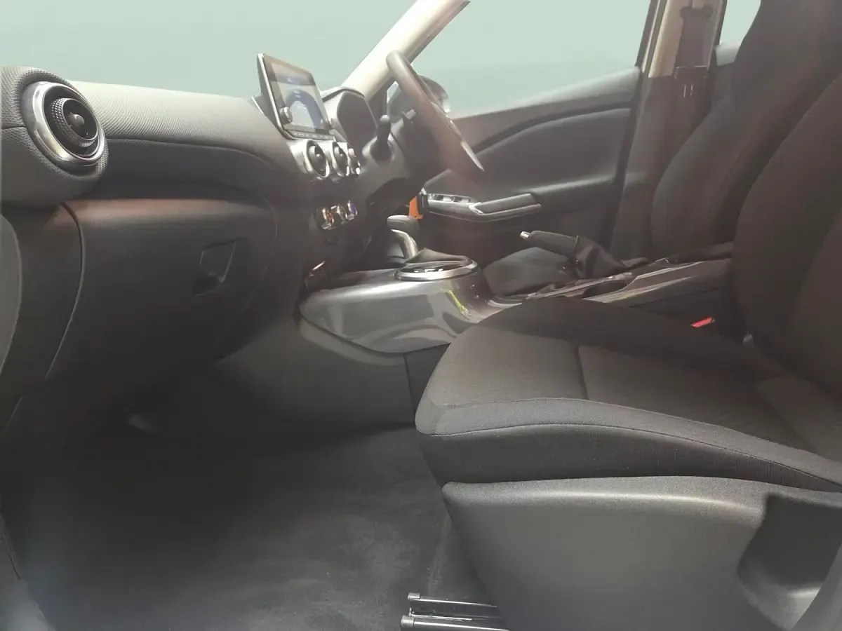 Used Nissan Juke Acenta 2023 White SUV