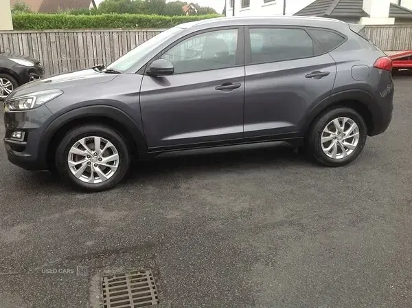 Used Hyundai Tucson SE 132 HP (97 kW) 2019 Grey SUV
