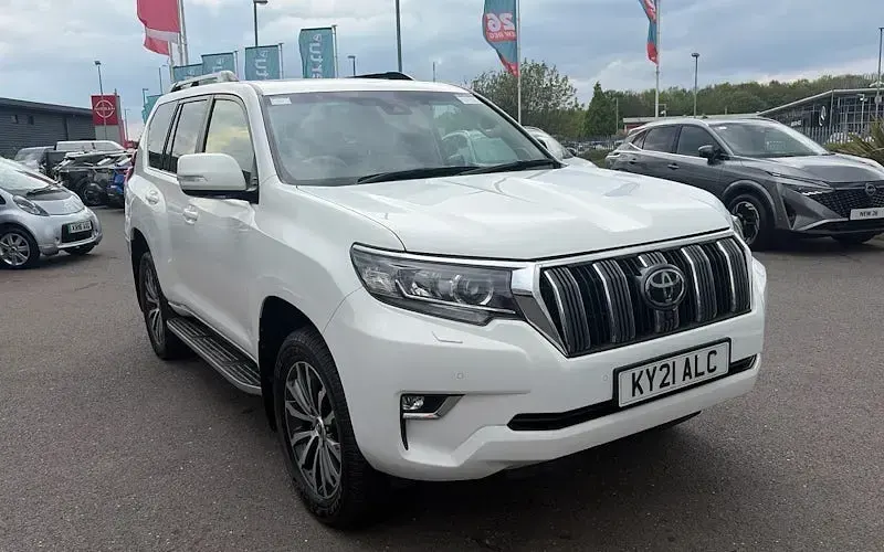 Usado Toyota Land Cruiser 204 HP (150 kW) 2024 Carrinha