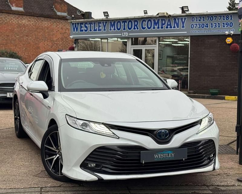 Used Toyota Camry Design 218 HP (160 kW) 2025 White Sedan