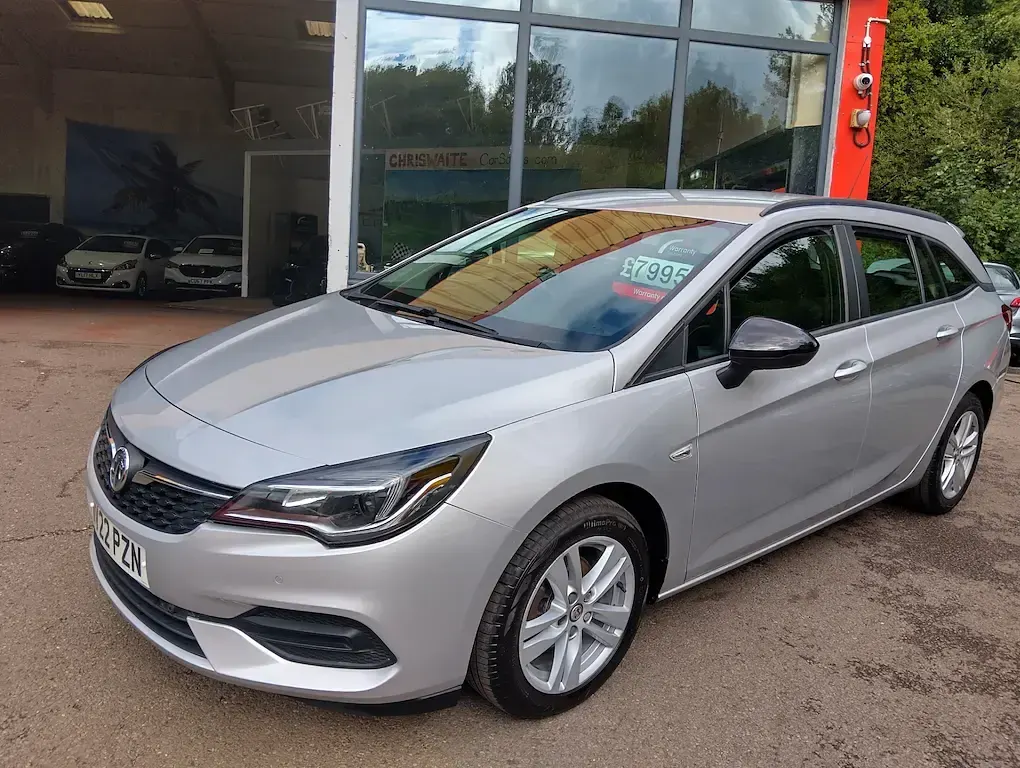 Used Vauxhall Astra Business Edition 130 HP (95 kW) 2022 Silver Estate