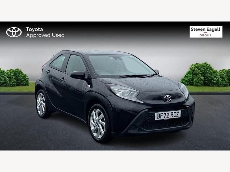 Black Used 2022 Toyota Aygo X PURE SUV | £12,407 (Good price) - Image 1/3