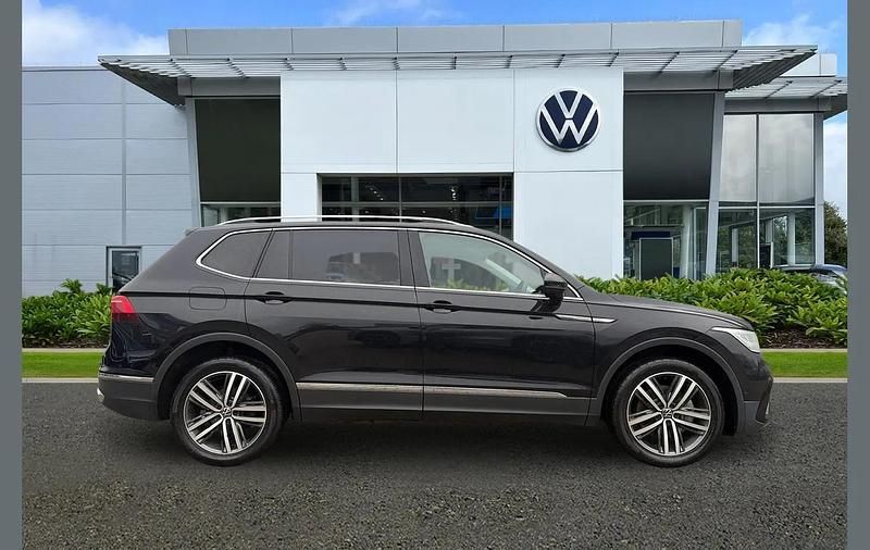 Used VW Tiguan Allspace Elegance 190 HP (139 kW) 2023 Black SUV