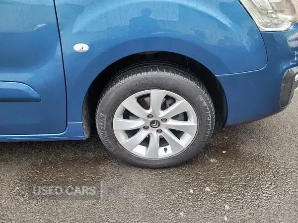 Used Citroën Berlingo Feel 100 HP (73 kW) 2019 Blue MPV