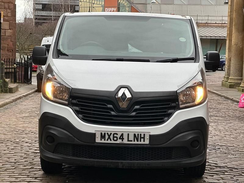 Used Renault Trafic Business 2015 White MPV