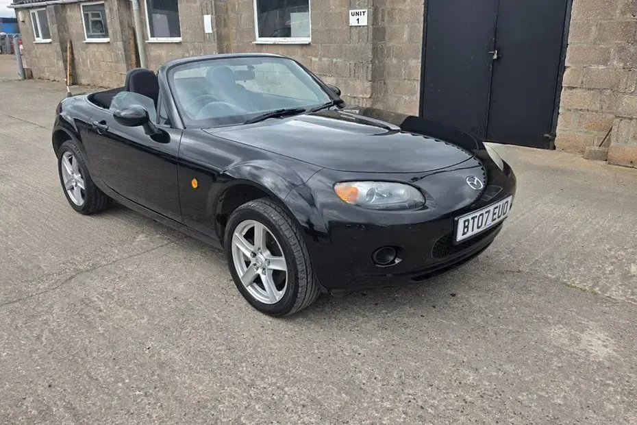 Begagnad Mazda MX5 160 HK (117 kW) 2007 Svart Cab