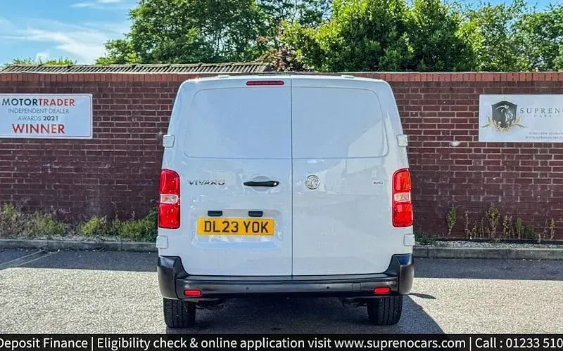 Used Vauxhall Vivaro S 101 HP (74 kW) 2023 White MPV