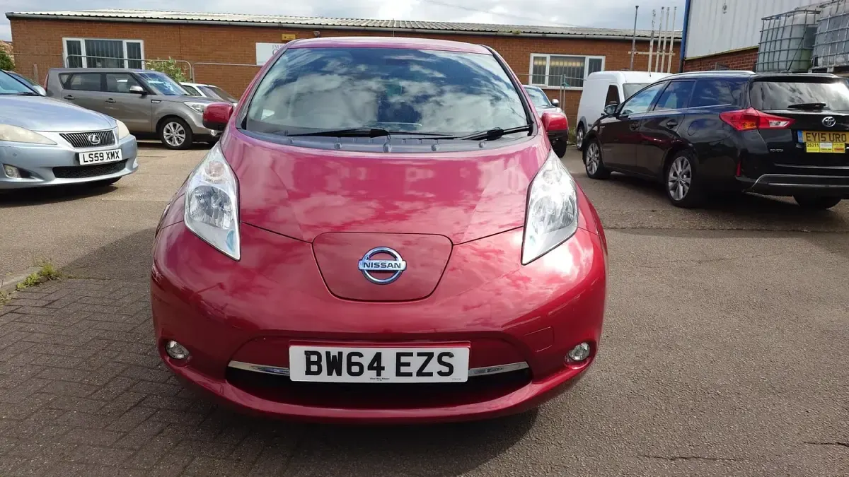 Used Nissan Leaf Acenta 80 kW (109 HP) 2015 Red Hatchback