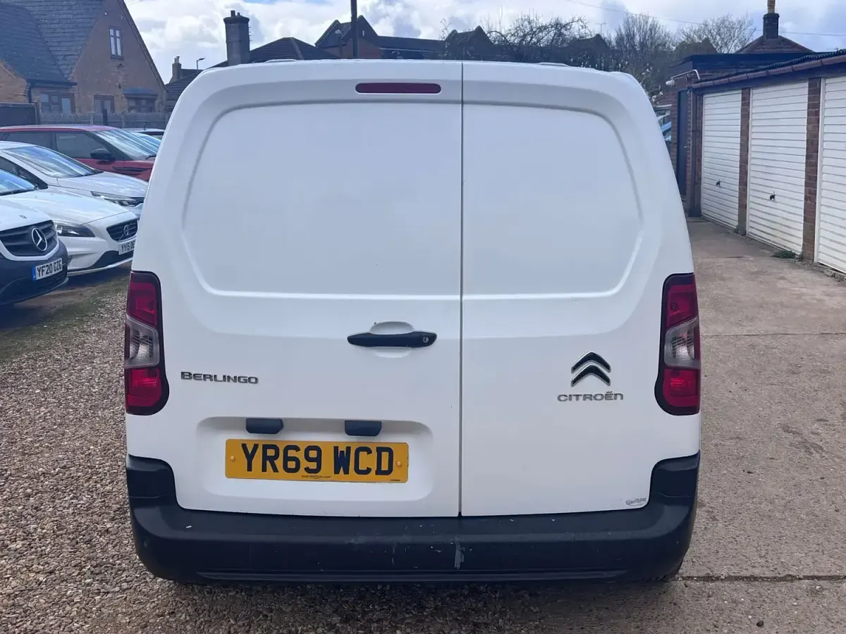 Used Citroën Berlingo 75 HP (55 kW) 2019 White MPV