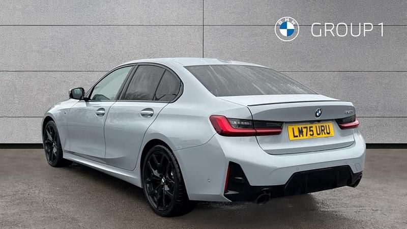 Usado BMW 320 M Sport 184 HP (135 kW) 2025 Cinzento Sedan