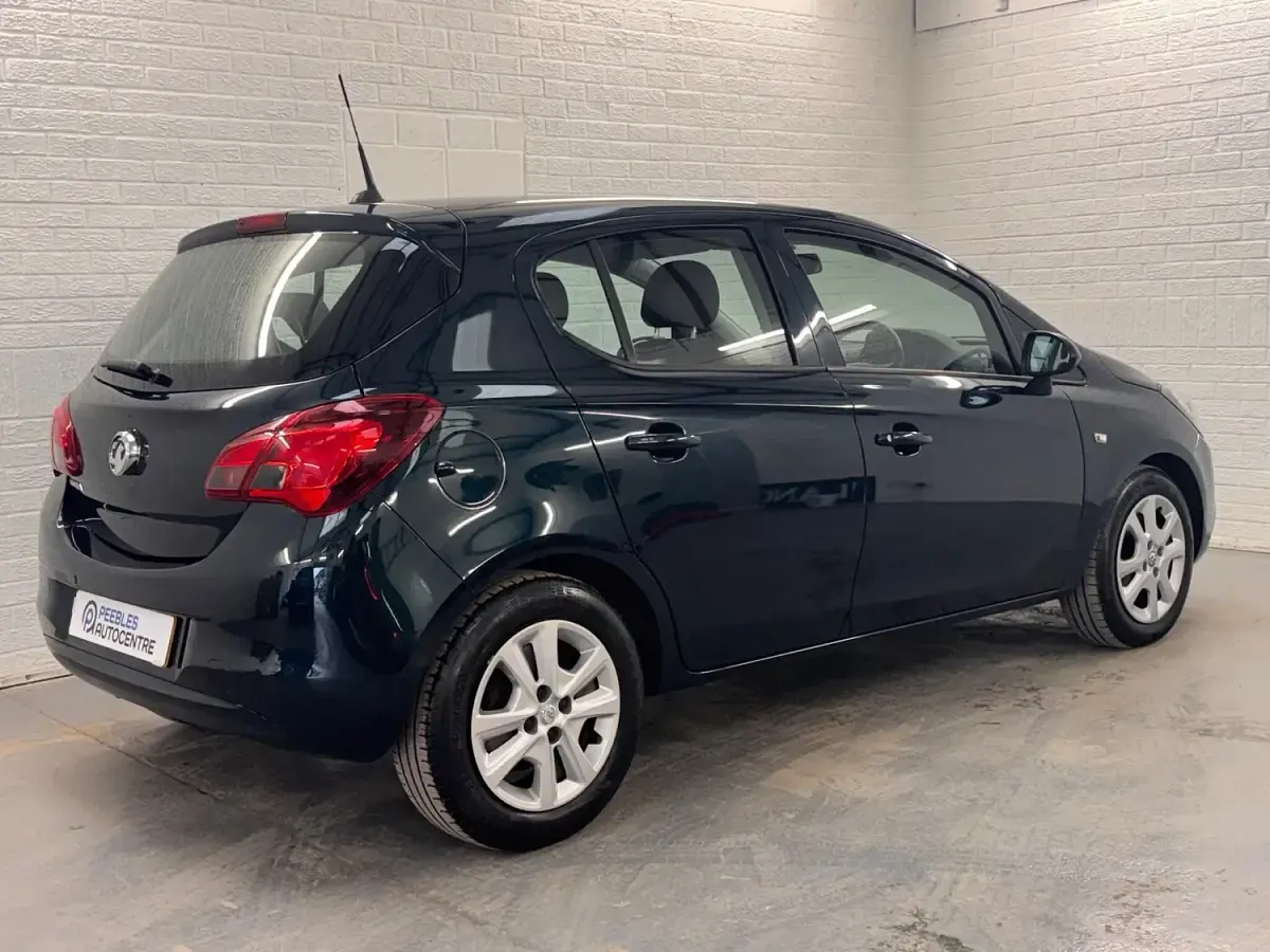 Used Vauxhall Corsa Design Edition 70 HP (51 kW) 2015 Green Hatchback