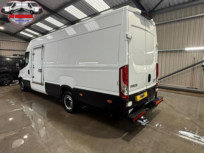 Used Iveco Daily 140 HP (102 kW) 2018 White Van